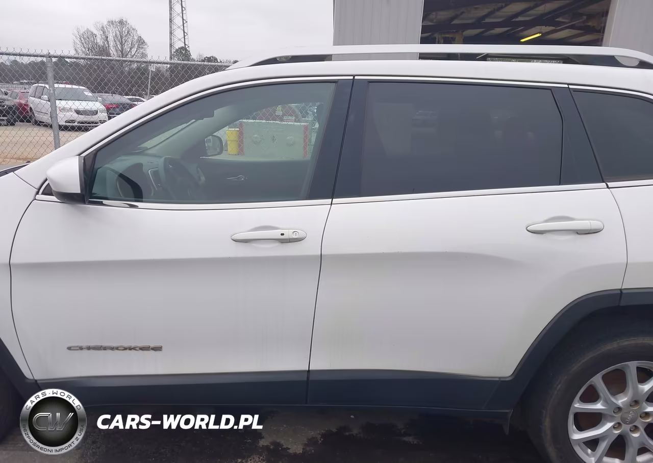 2016 Jeep Cherokee Latitude VIN:1C4PJLCS9GW107906 - 14