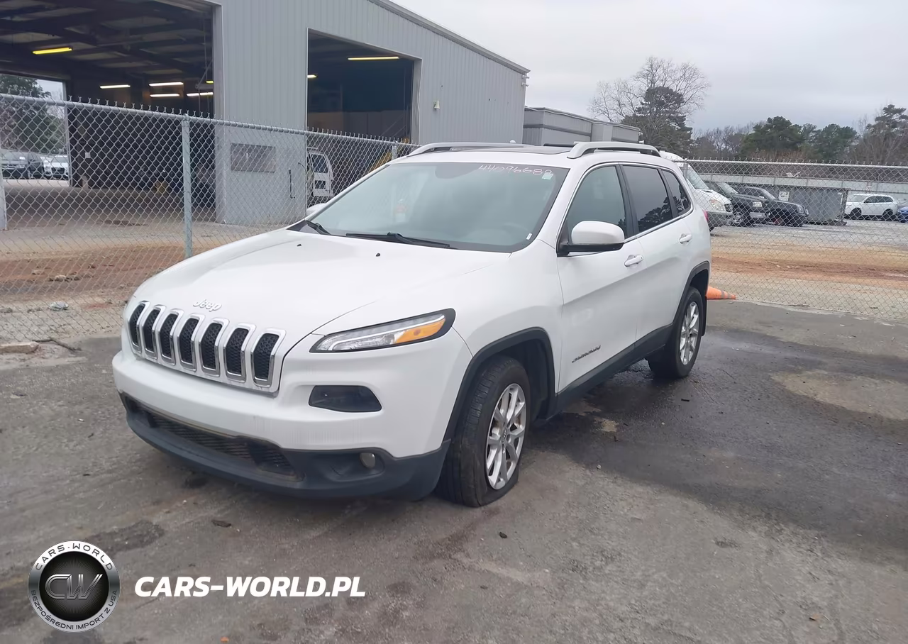 2016 Jeep Cherokee Latitude VIN:1C4PJLCS9GW107906 - 2