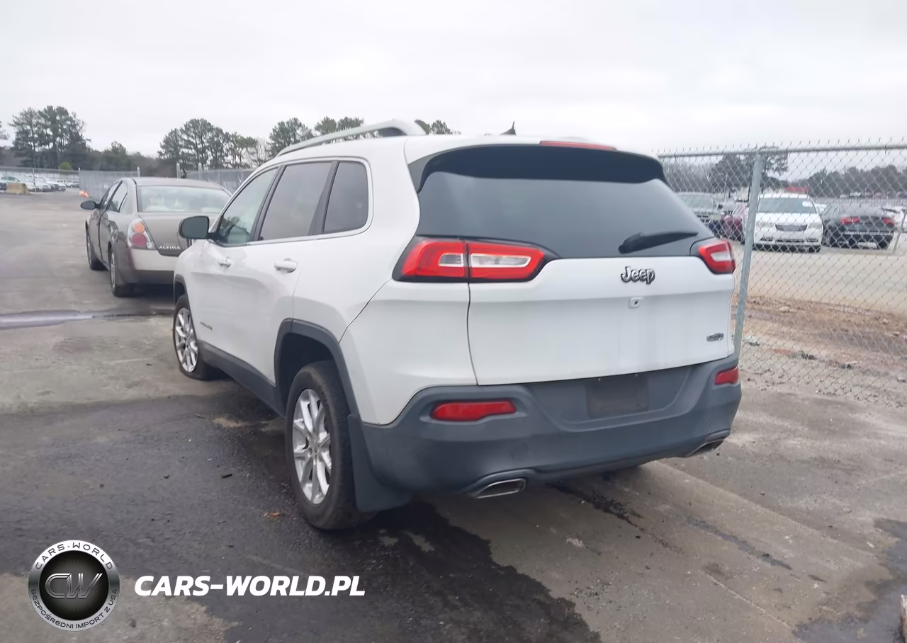 2016 Jeep Cherokee Latitude VIN:1C4PJLCS9GW107906 - 3