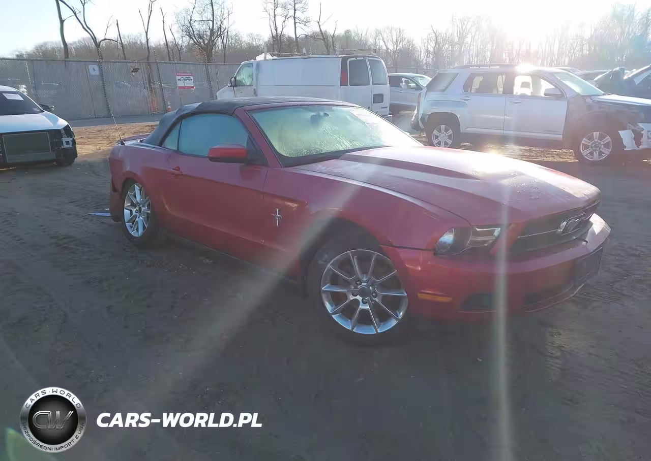 2010 Ford Mustang V6-V6 Premium