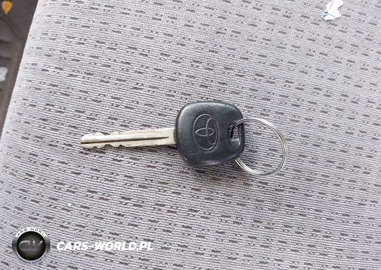 2007 Toyota Corolla Ce VIN:JTDBR32E370130356 - 11