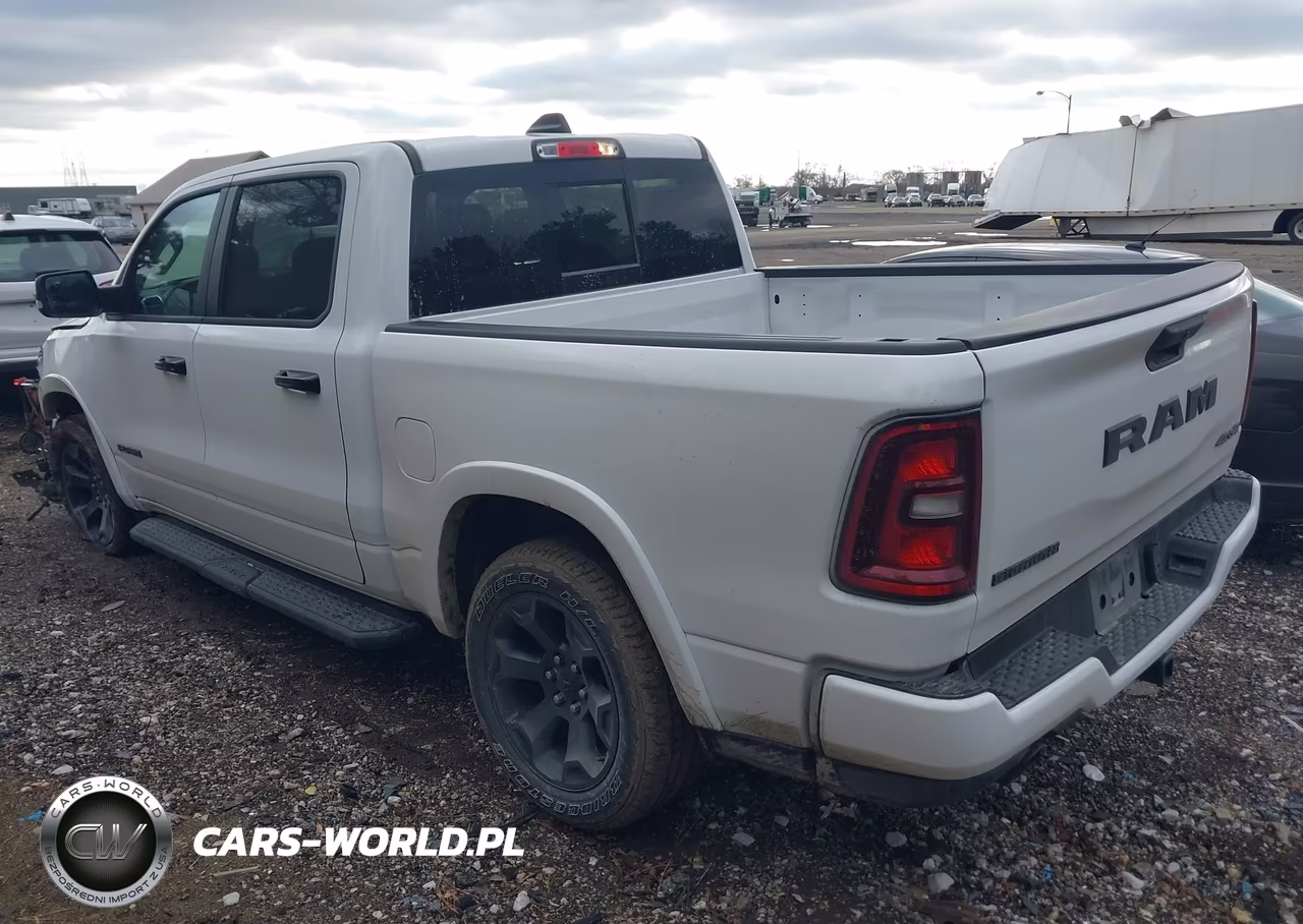 2025 Ram 1500 Big Horn 4X4 5'7 Box VIN:1C6SRFFPXSN509192 - 3