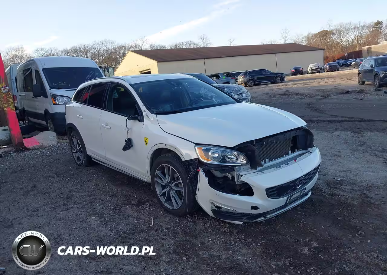 2018 Volvo V60 Cross Country T5