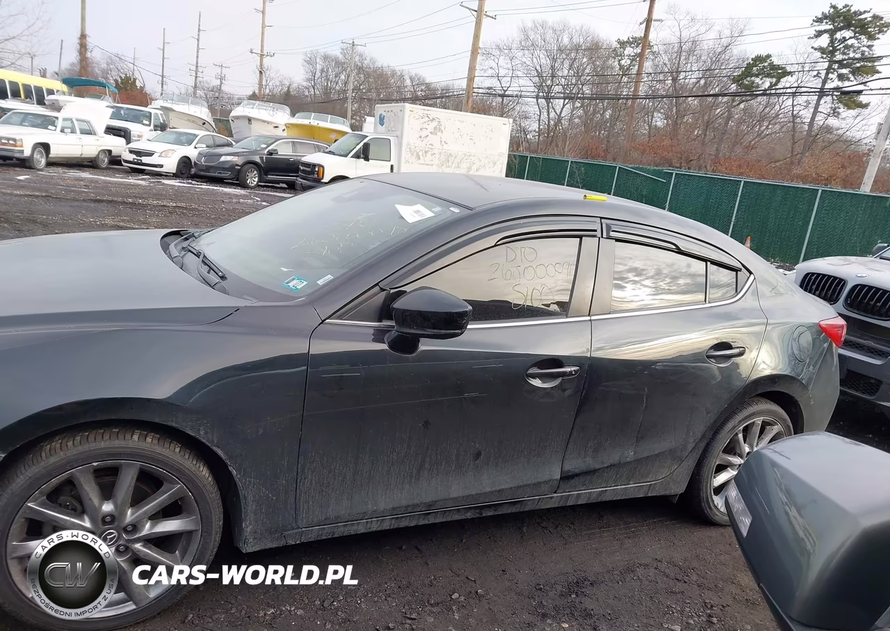 2018 Mazda Mazda3 Touring VIN:3MZBN1V32JM209156 - 14