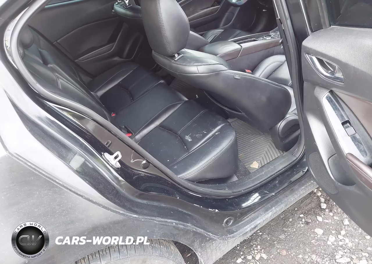 2018 Mazda Mazda3 Touring VIN:3MZBN1V32JM209156 - 8