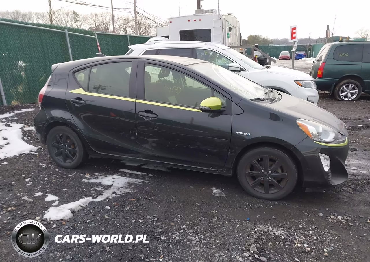 2016 Toyota Prius C Persona Series VIN:JTDKDTB30G1122674 - 13