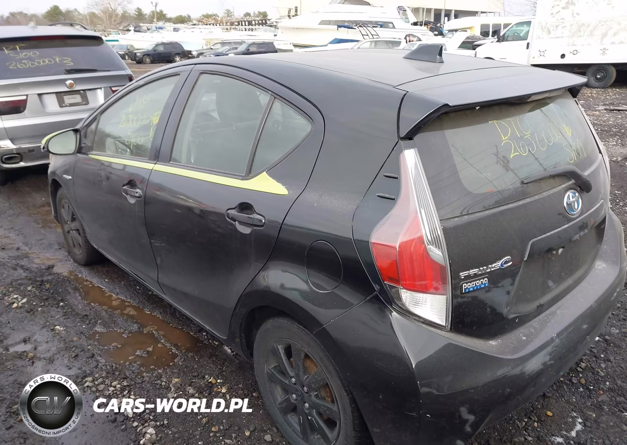 2016 Toyota Prius C Persona Series VIN:JTDKDTB30G1122674 - 3