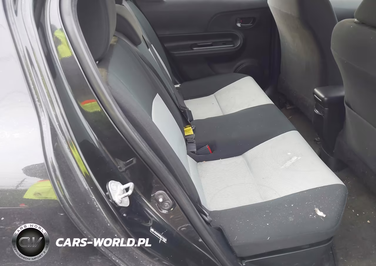 2016 Toyota Prius C Persona Series VIN:JTDKDTB30G1122674 - 8
