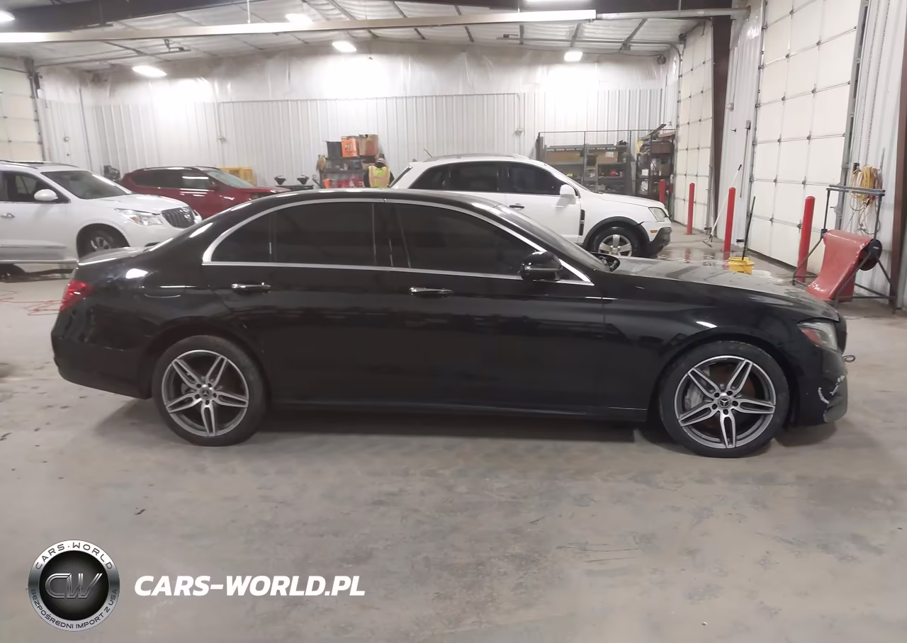 2018 Mercedes-Benz E 300 VIN:WDDZF4JB7JA343340 - 18