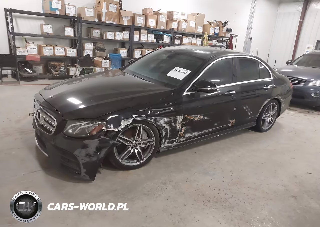 2018 Mercedes-Benz E 300 VIN:WDDZF4JB7JA343340 - 2