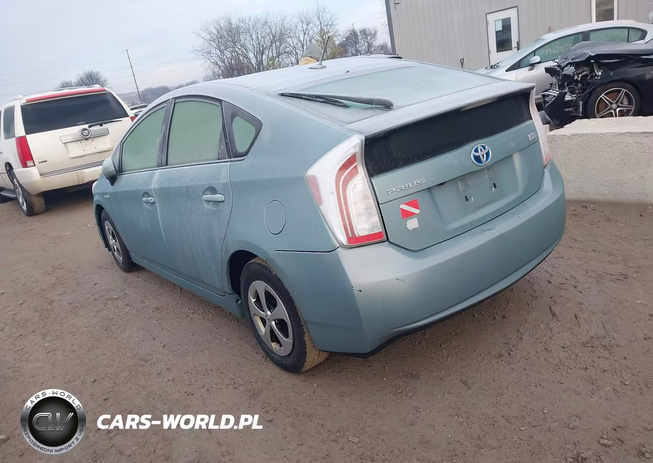 2013 Toyota Prius Four VIN:JTDKN3DU1D5618123 - 3