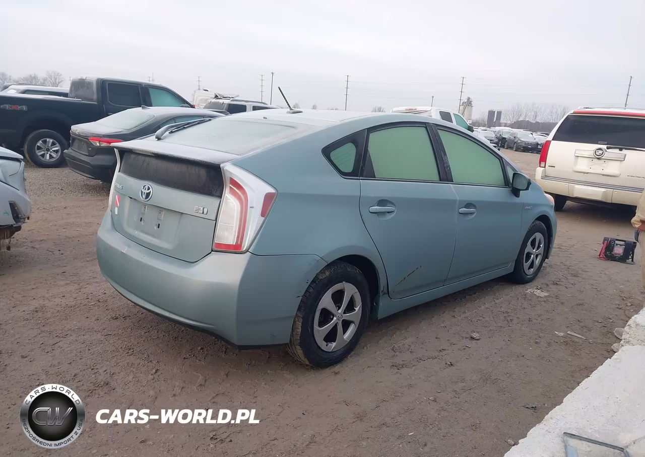 2013 Toyota Prius Four VIN:JTDKN3DU1D5618123 - 4