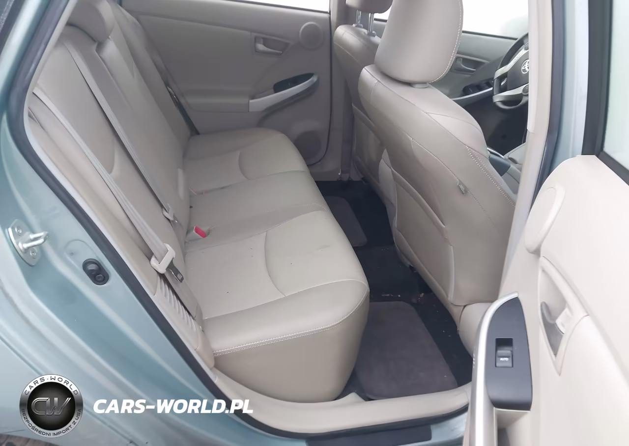 2013 Toyota Prius Four VIN:JTDKN3DU1D5618123 - 8
