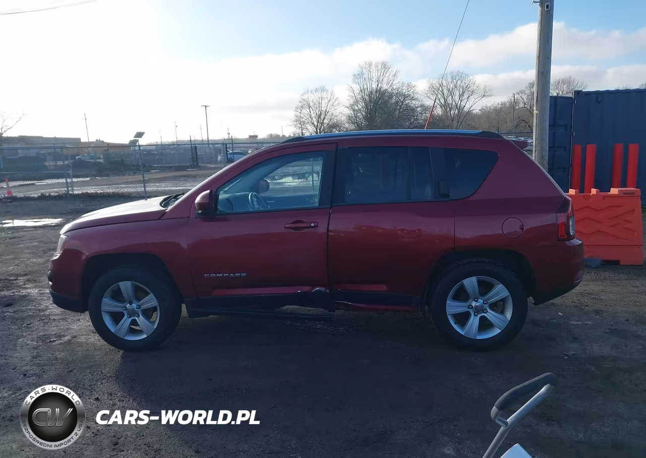2014 Jeep Compass Latitude VIN:1C4NJDEB9ED825751 - 14
