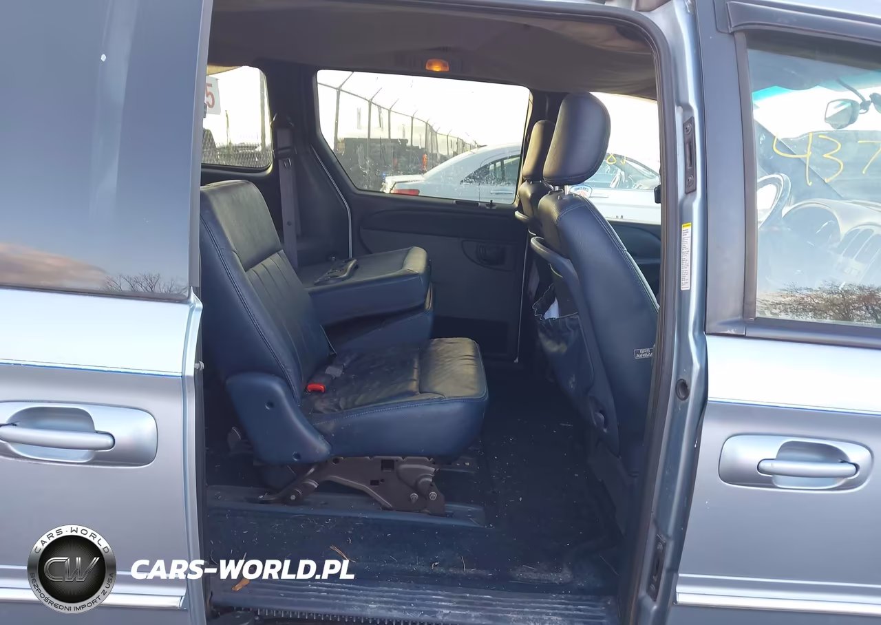 2003 Chrysler Town & Country Lxi VIN:2C8GP54L63R105338 - 8