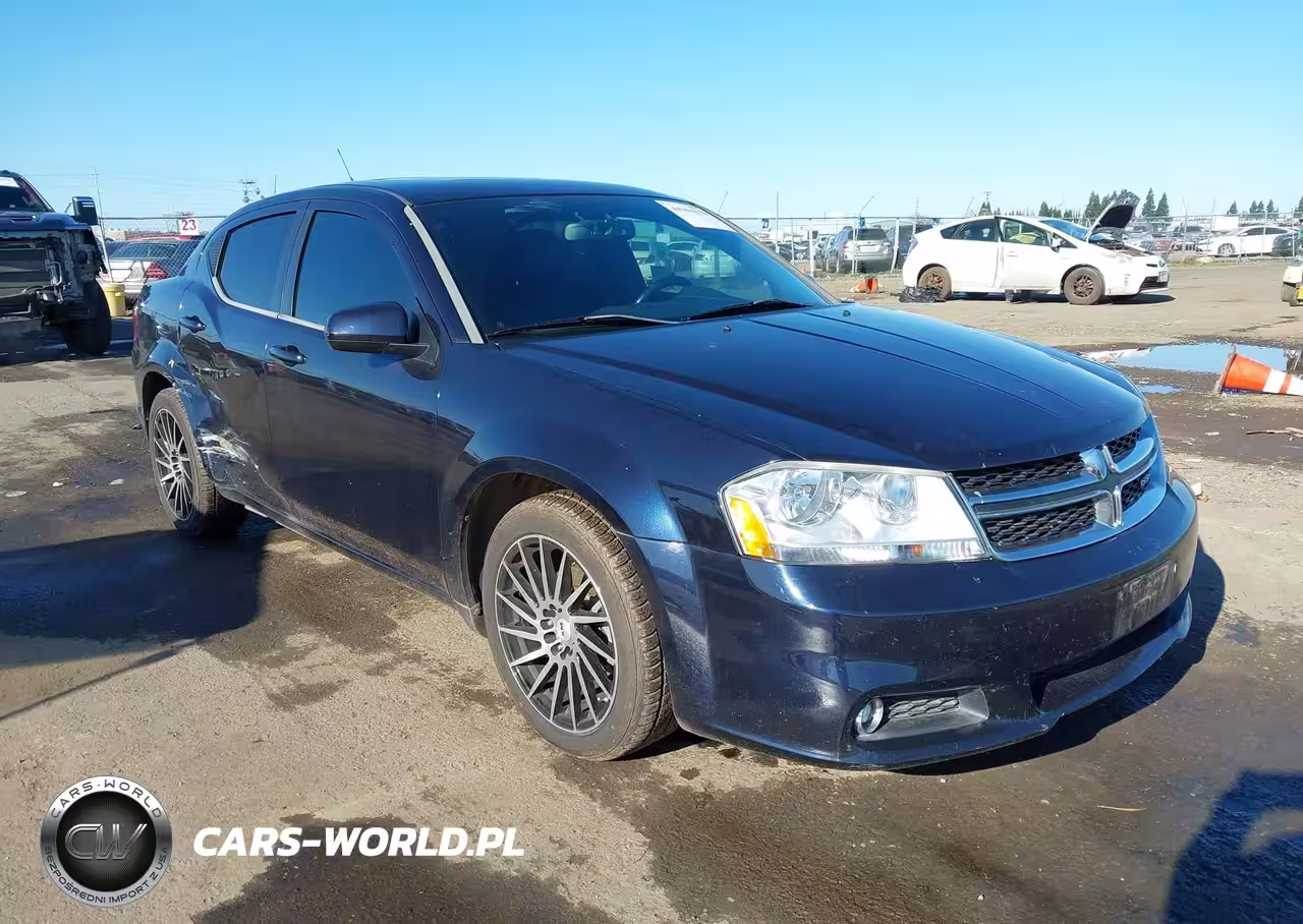 2011 Dodge Avenger Lux