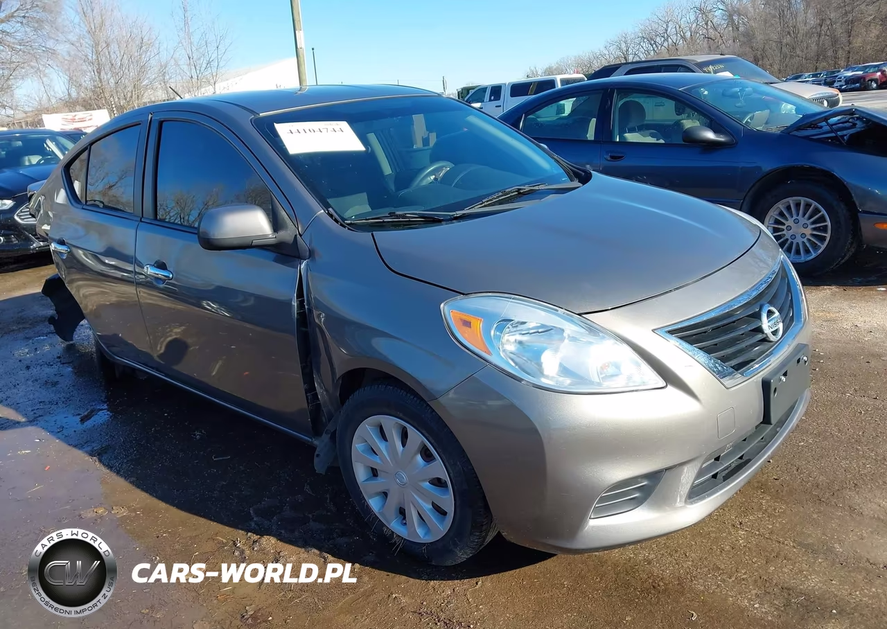 2013 Nissan Versa 1.6 Sv