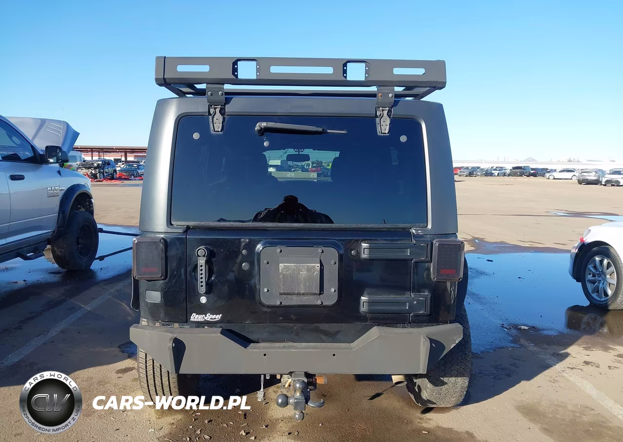 2013 Jeep Wrangler Unlimited Sport VIN:1C4BJWDG1DL621817 - 16