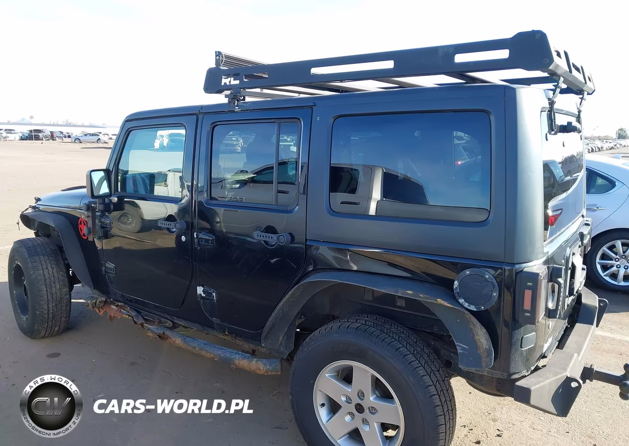 2013 Jeep Wrangler Unlimited Sport VIN:1C4BJWDG1DL621817 - 6