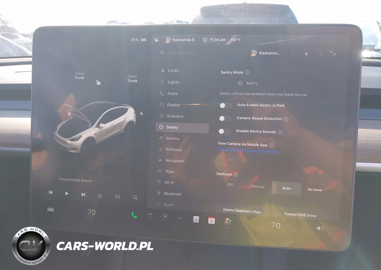 2025 Tesla Model Y Long Range Dual Motor All-Wheel Drive VIN:7SAYGAEE8SF291542 - 19