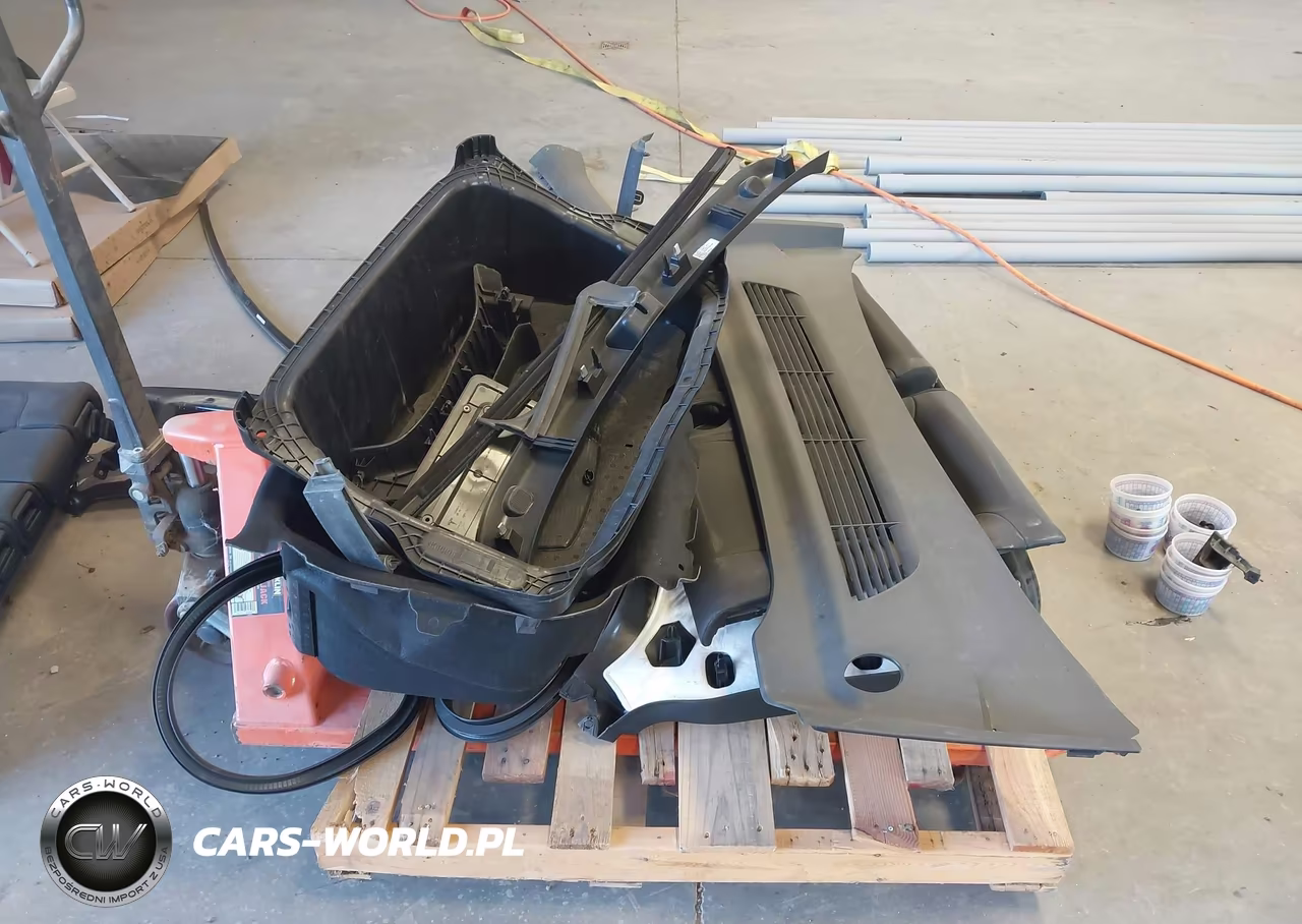 2025 Tesla Model Y Long Range Dual Motor All-Wheel Drive VIN:7SAYGAEE8SF291542 - 24