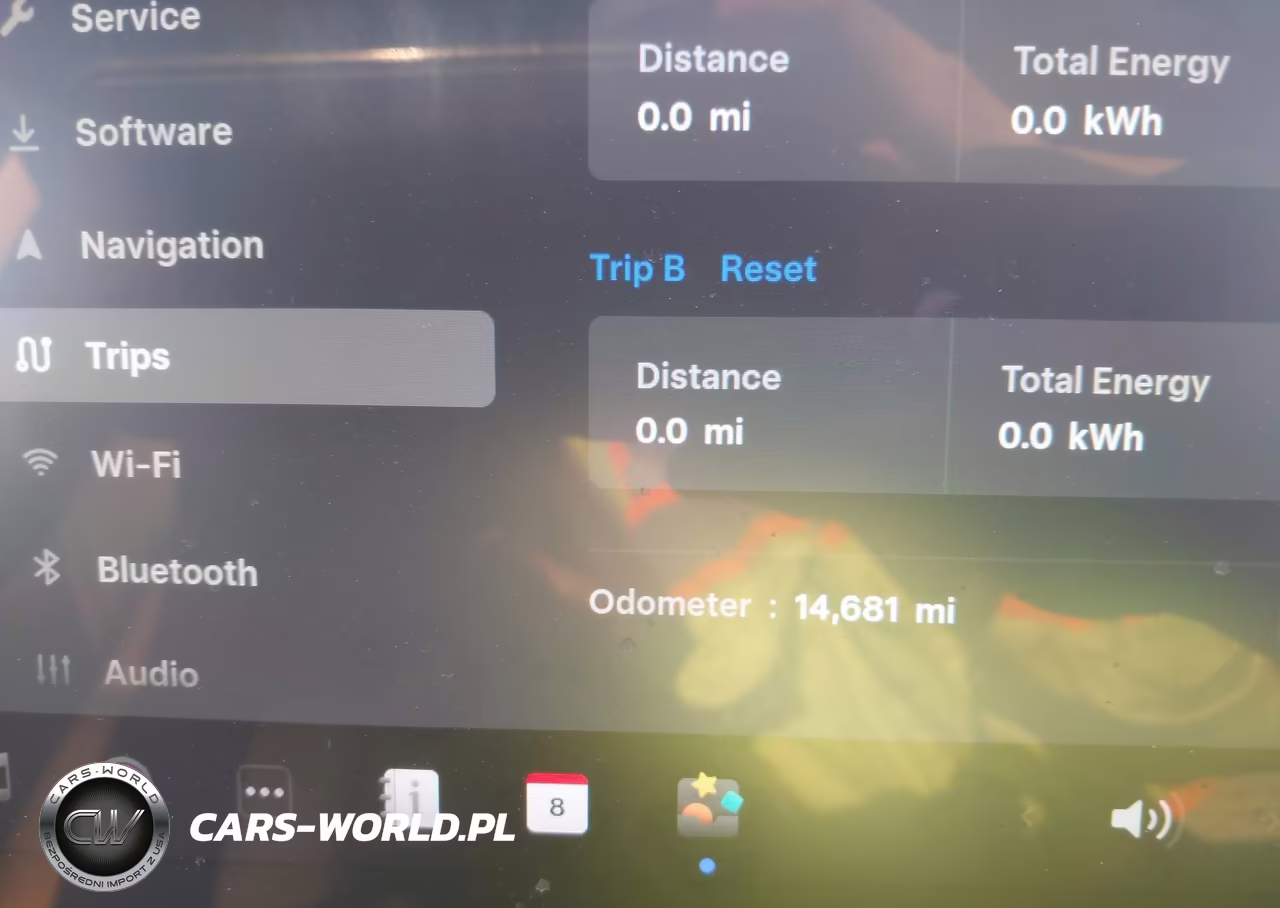2025 Tesla Model Y Long Range Dual Motor All-Wheel Drive VIN:7SAYGAEE8SF291542 - 7