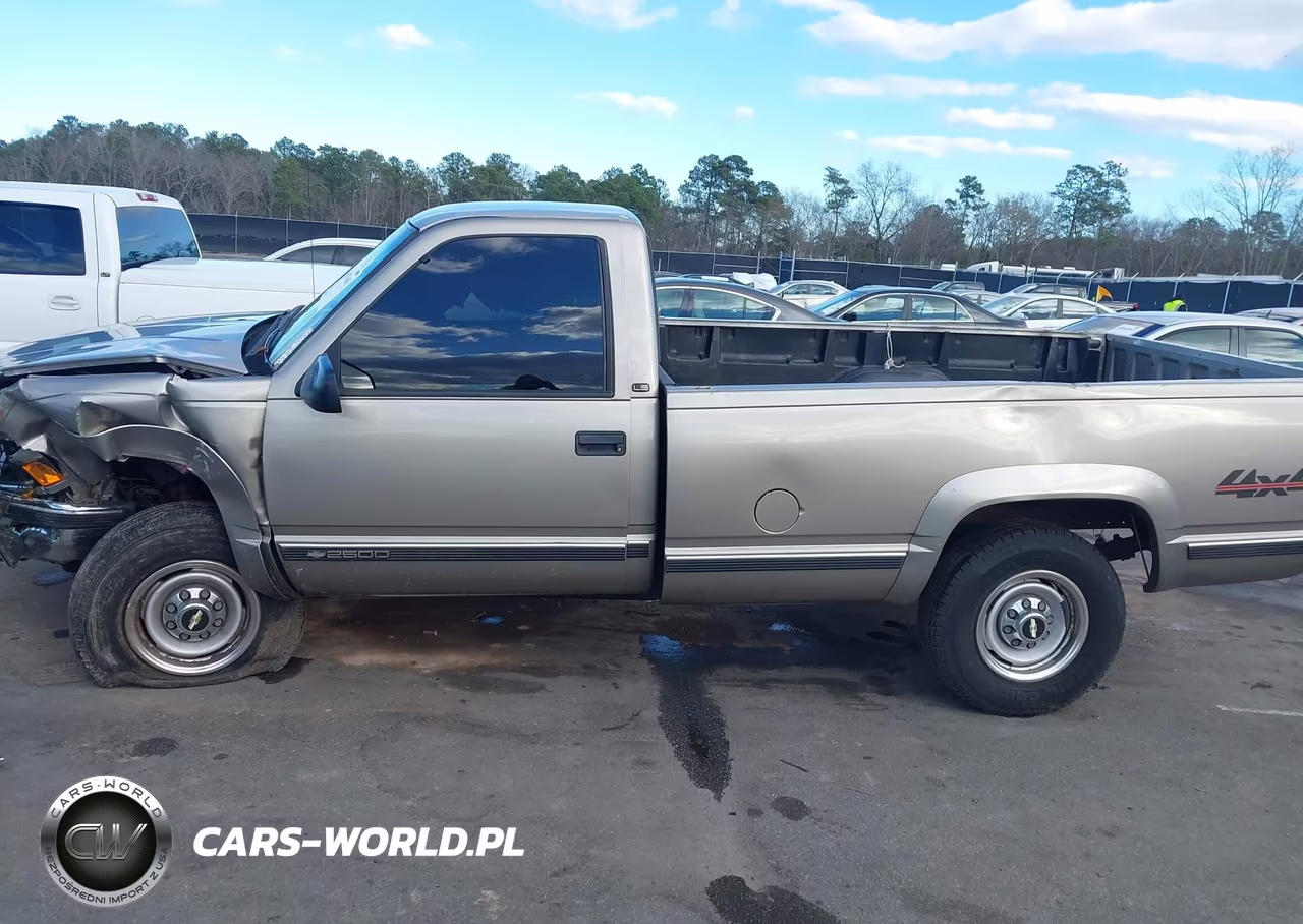 1999 Chevrolet K2500 VIN:1GCGK24R3XR718645 - 14