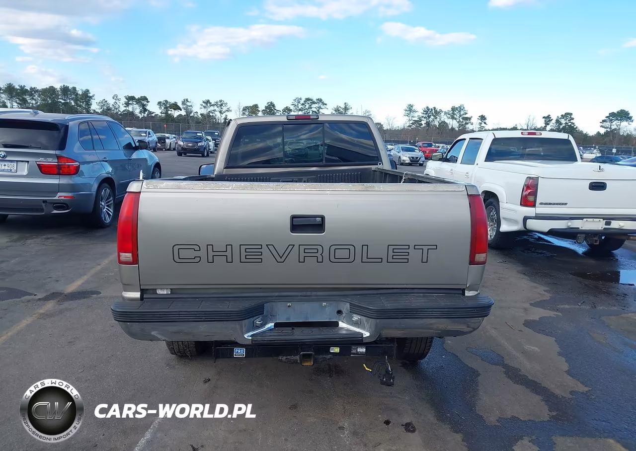 1999 Chevrolet K2500 VIN:1GCGK24R3XR718645 - 16