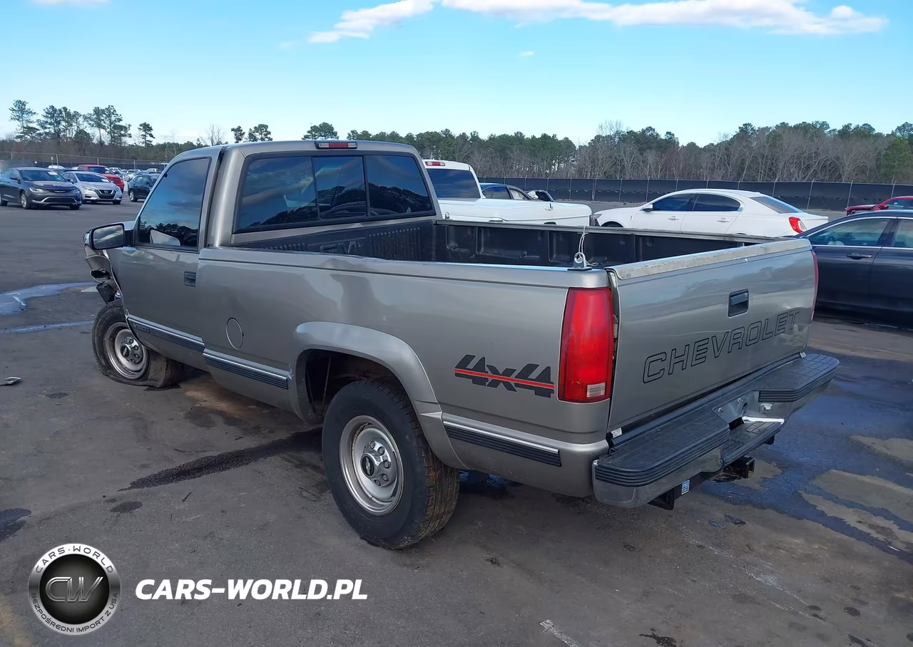 1999 Chevrolet K2500 VIN:1GCGK24R3XR718645 - 3