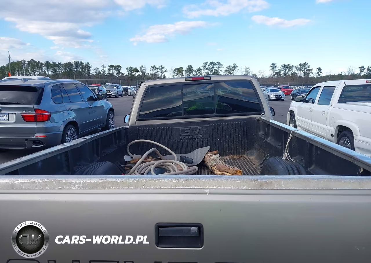1999 Chevrolet K2500 VIN:1GCGK24R3XR718645 - 8