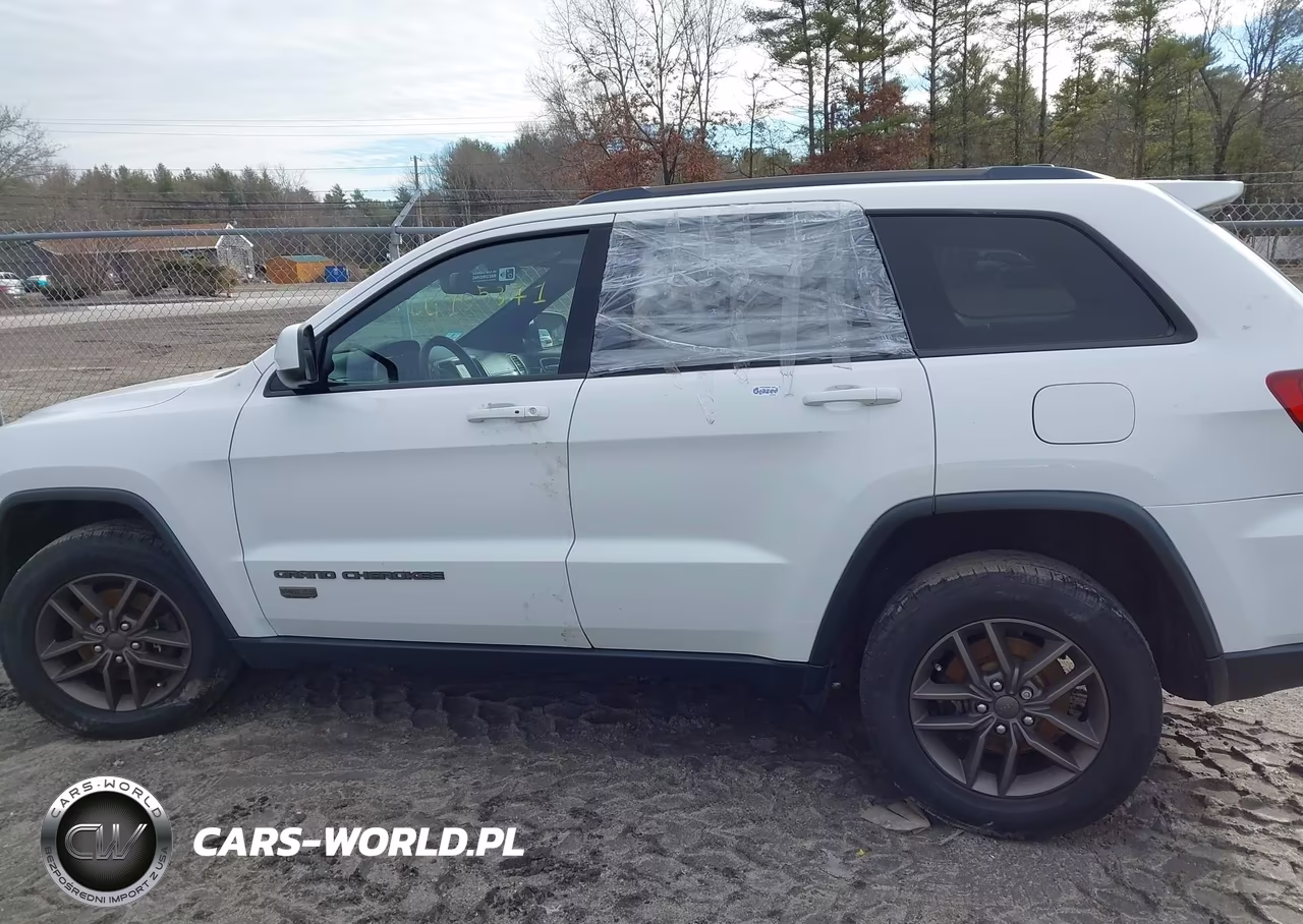 2016 Jeep Grand Cherokee 75Th Anniversary VIN:1C4RJFAG0GC365144 - 13