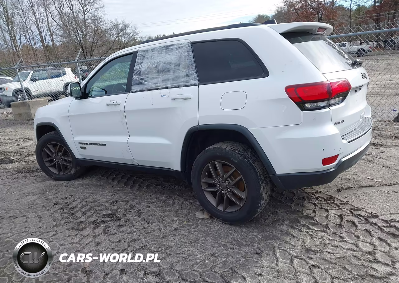 2016 Jeep Grand Cherokee 75Th Anniversary VIN:1C4RJFAG0GC365144 - 3