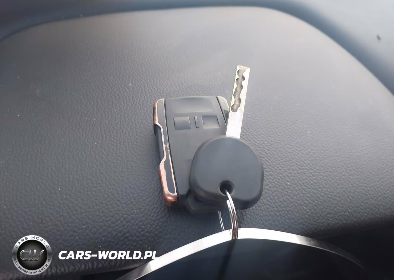2018 Chevrolet Silverado 1500 1Lt VIN:1GCUKREC2JF152587 - 11