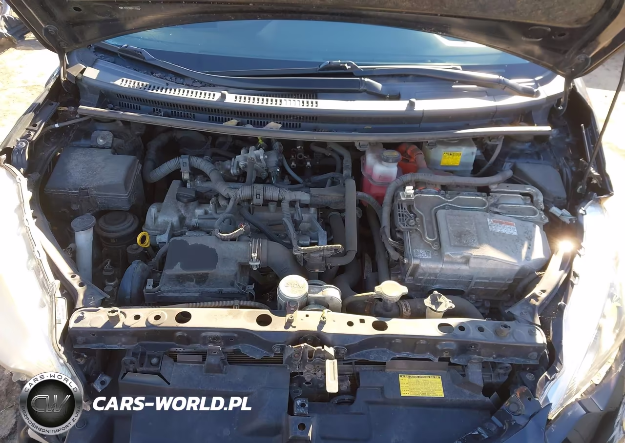 2013 Toyota Prius C Two VIN:JTDKDTB37D1555310 - 10