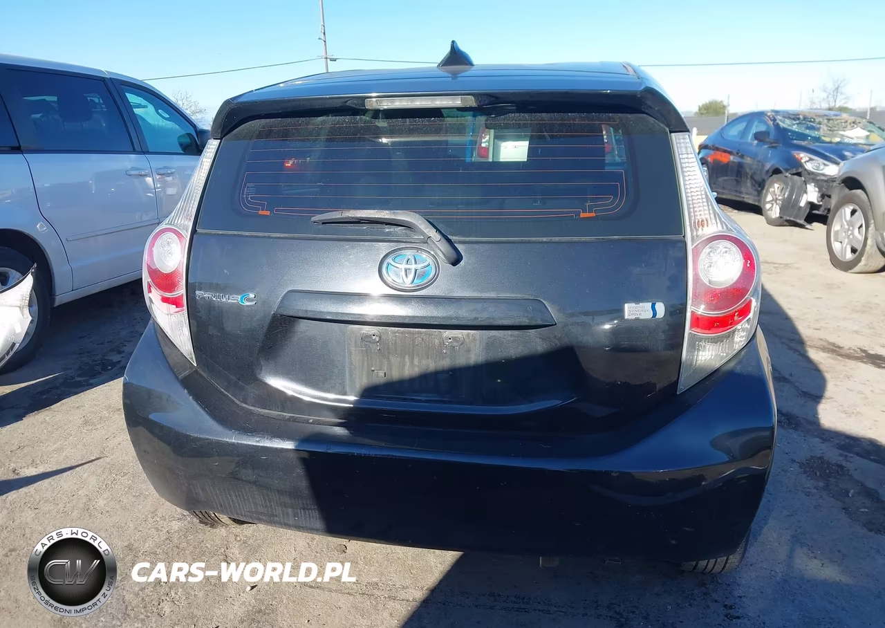 2013 Toyota Prius C Two VIN:JTDKDTB37D1555310 - 16
