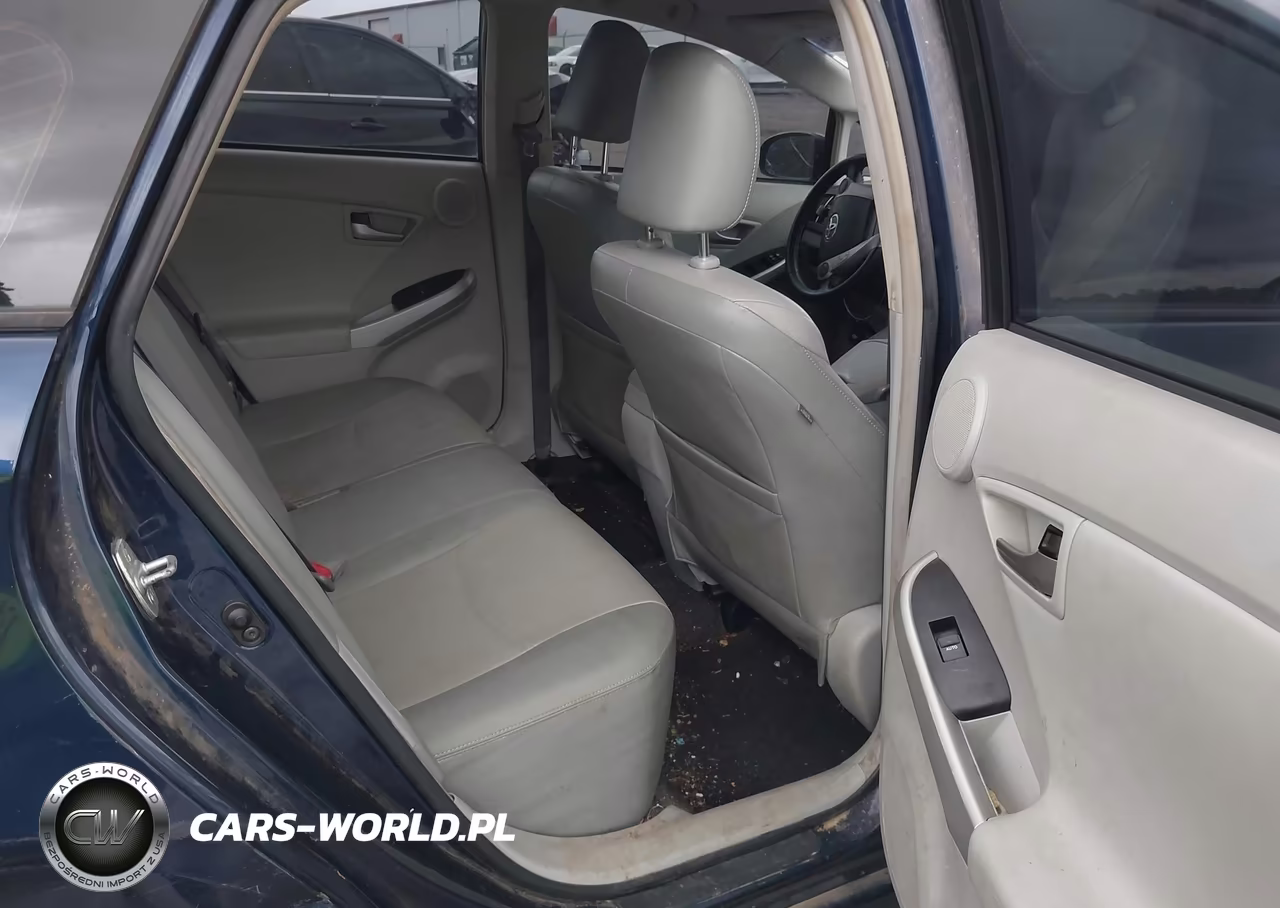 2015 Toyota Prius Four VIN:JTDKN3DU1F1993908 - 8
