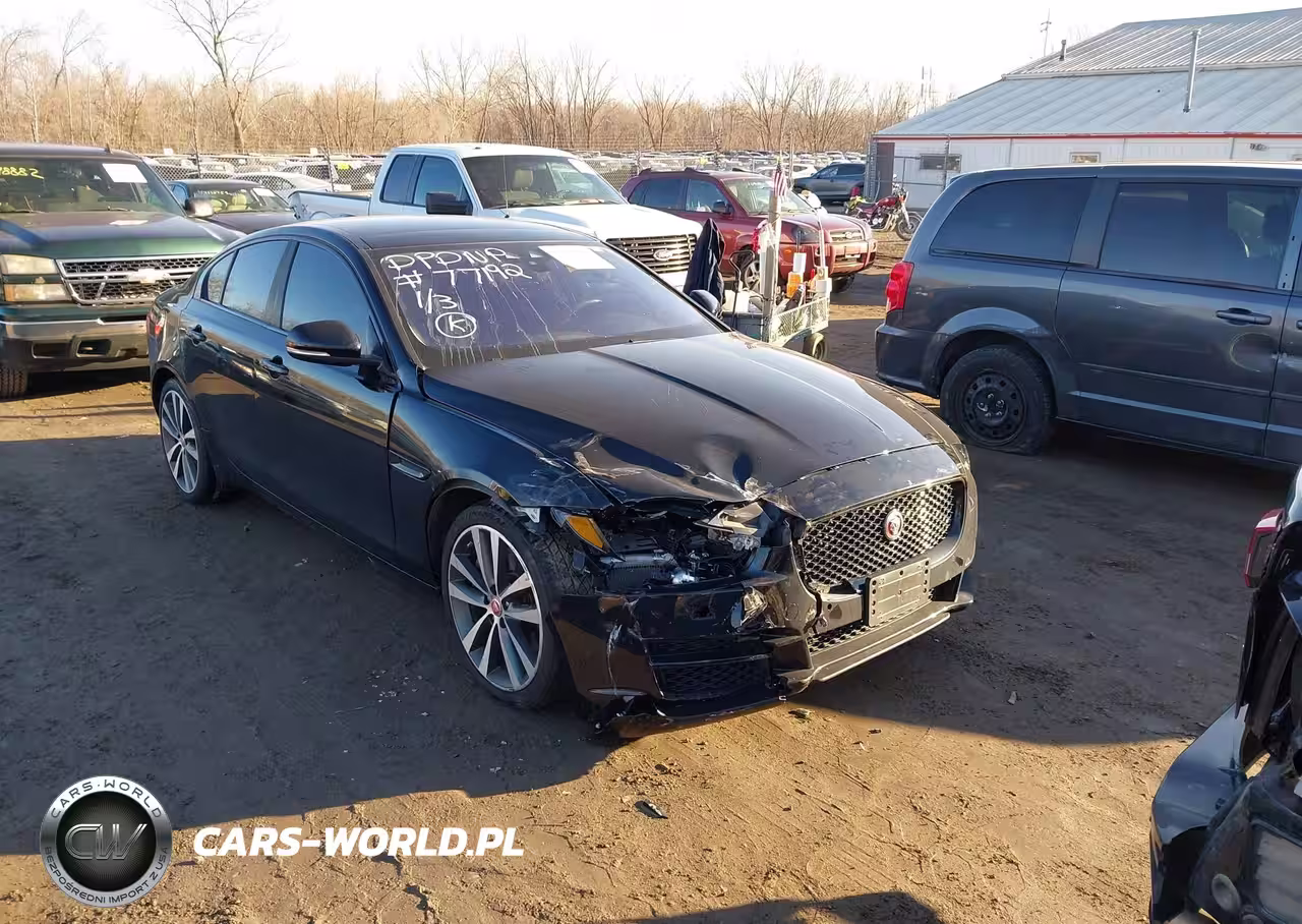 2018 Jaguar Xe 30T Prestige