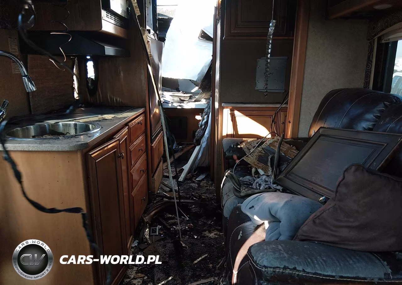 2016 Thor Motor Coach Siesta VIN:WDAPF4CC9F9609332 - 8