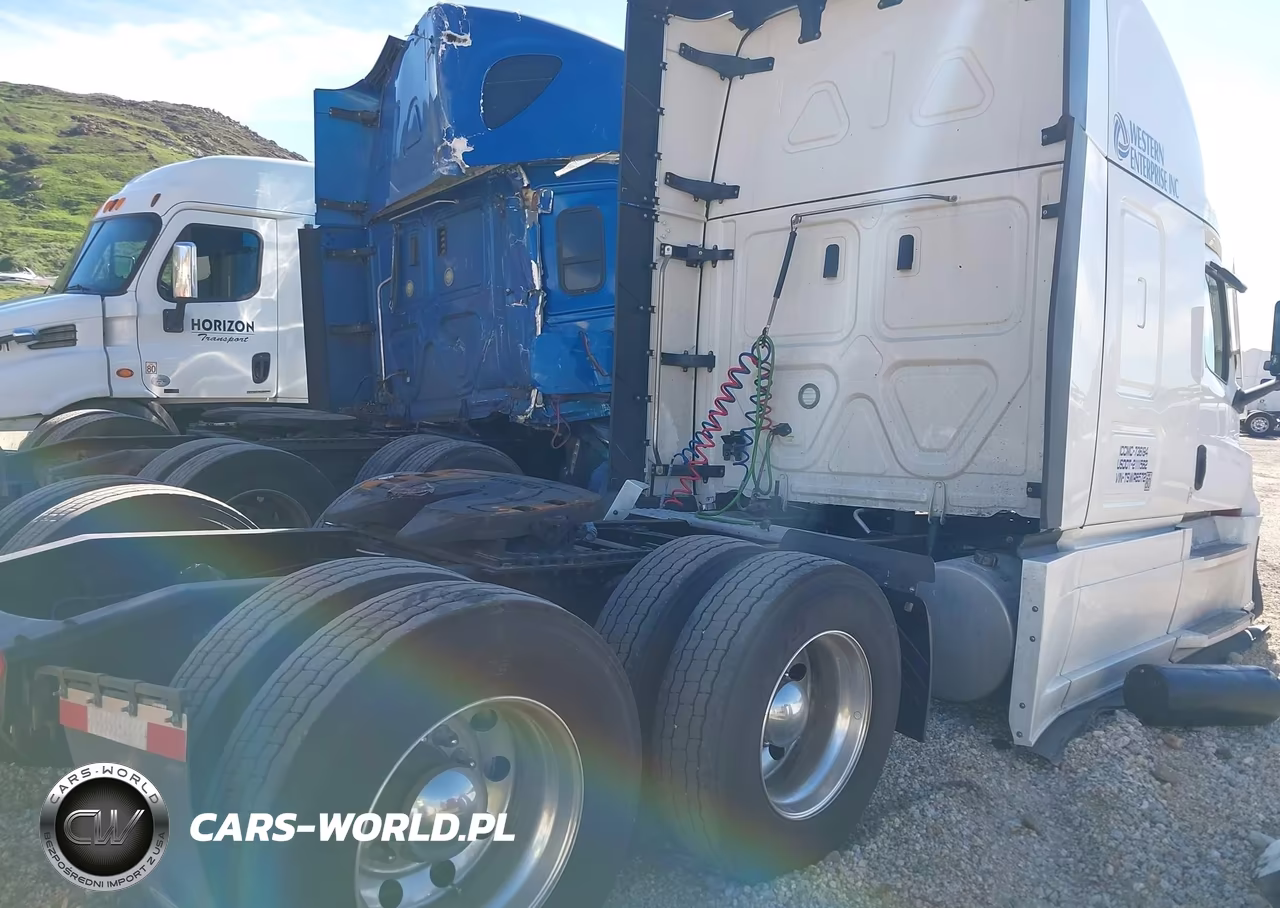 2026 Freightliner New Cascadia 126 VIN:3AKJHHDR9TSWR6572 - 4