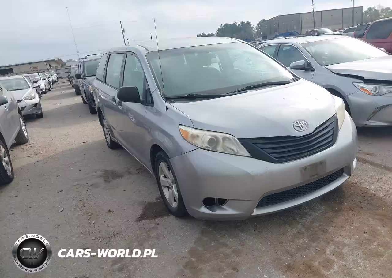 2012 Toyota Sienna Base 7 Passenger