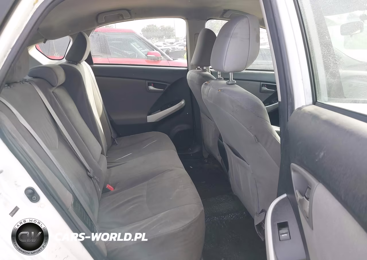 2012 Toyota Prius Two VIN:JTDKN3DU7C5513553 - 8