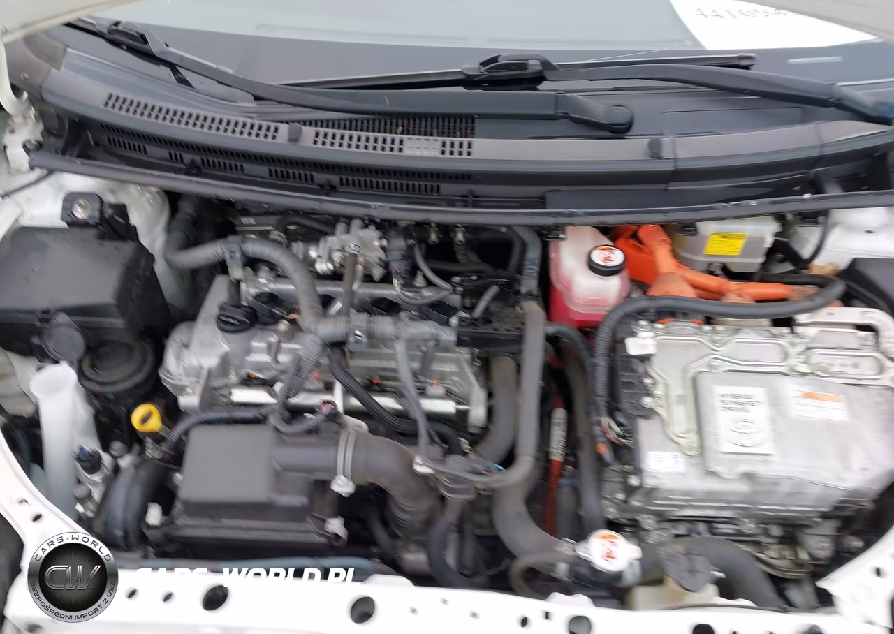 2017 Toyota Prius C Three VIN:JTDKDTB30H1594388 - 10
