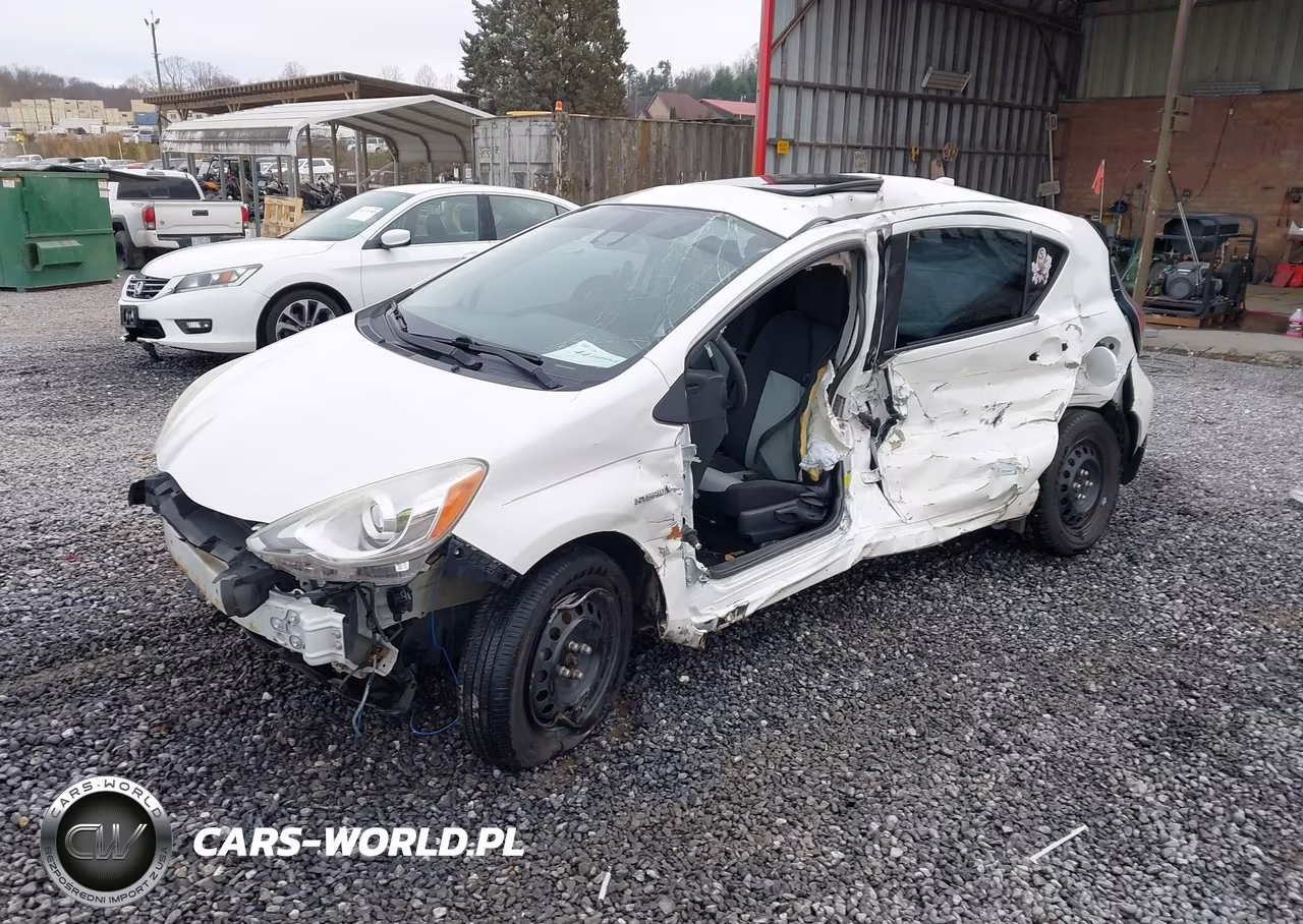 2017 Toyota Prius C Three VIN:JTDKDTB30H1594388 - 2