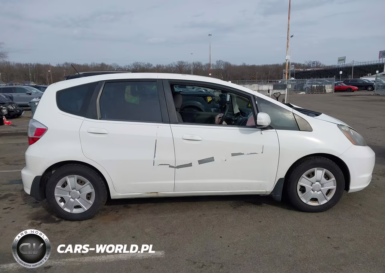 2013 Honda Fit VIN:JHMGE8H38DC053965 - 13