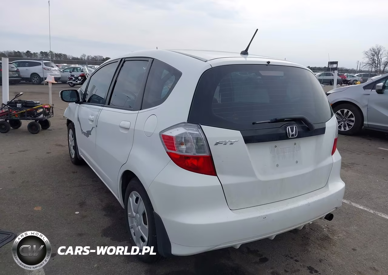 2013 Honda Fit VIN:JHMGE8H38DC053965 - 3