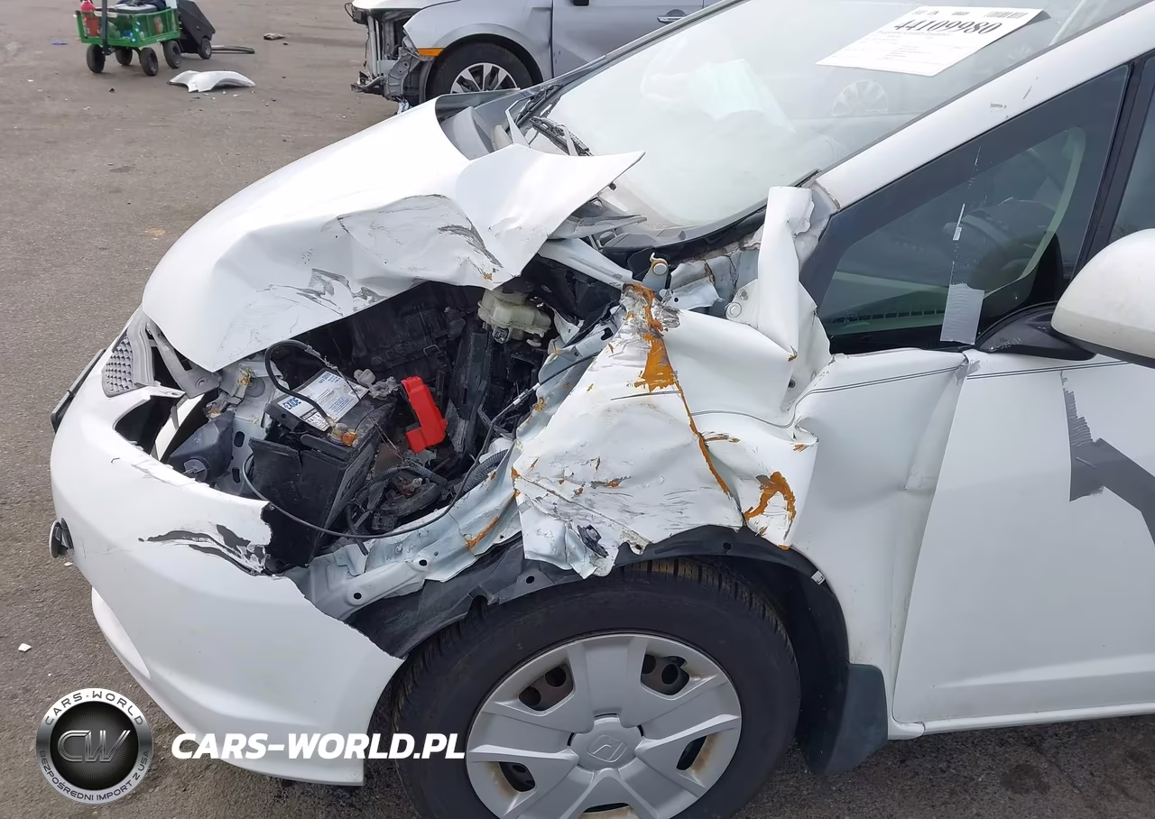2013 Honda Fit VIN:JHMGE8H38DC053965 - 6