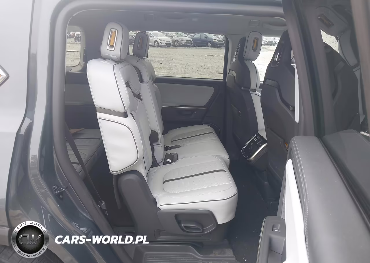 2025 Rivian R1S Adventure Dual Motor Large Pack-Adventure Dual Motor Max Pack VIN:7PDSGBBA0SN060364 - 8
