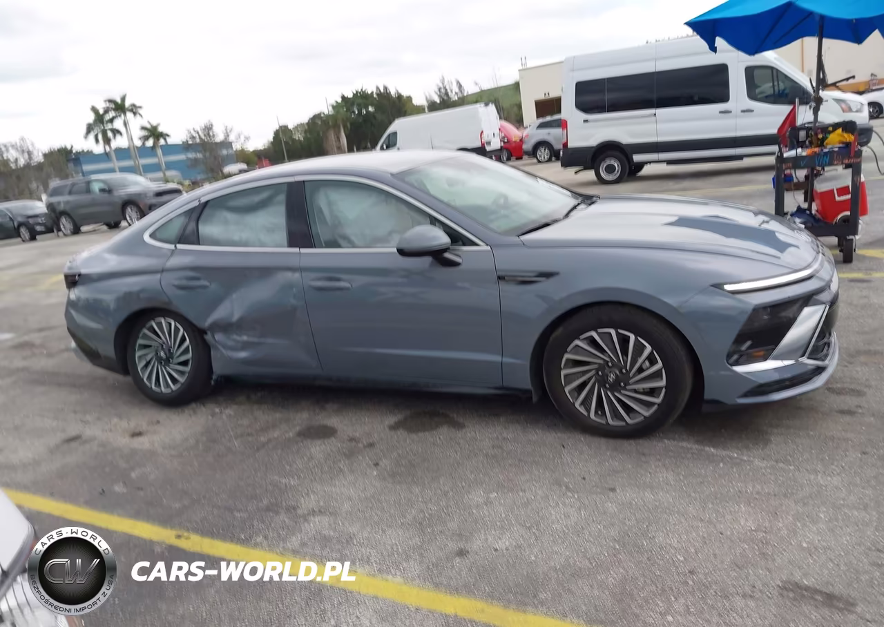2025 Hyundai Sonata Hybrid Sel VIN:KMHL34JJ5SA124888 - 13