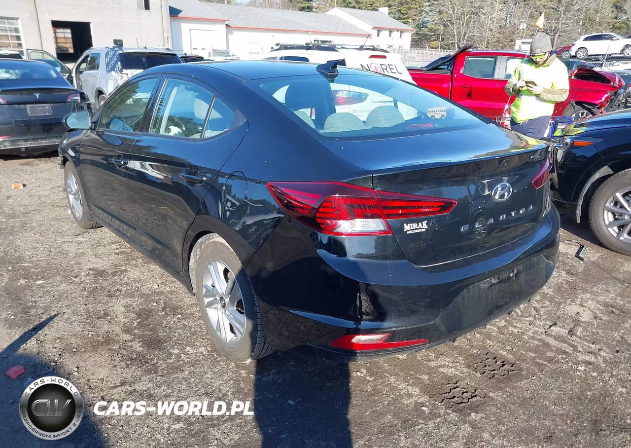 2020 Hyundai Elantra Value Edition VIN:5NPD84LF0LH614586 - 3