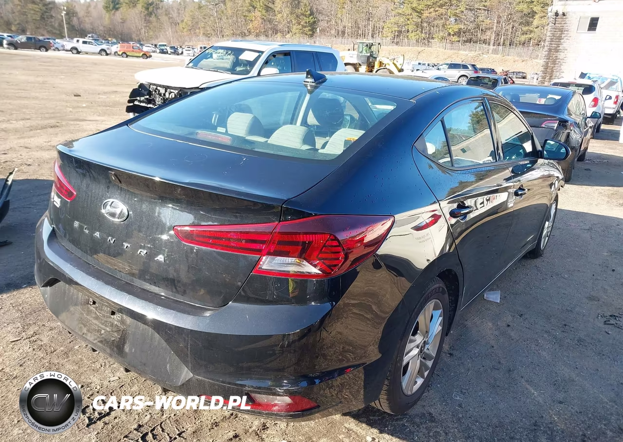 2020 Hyundai Elantra Value Edition VIN:5NPD84LF0LH614586 - 4